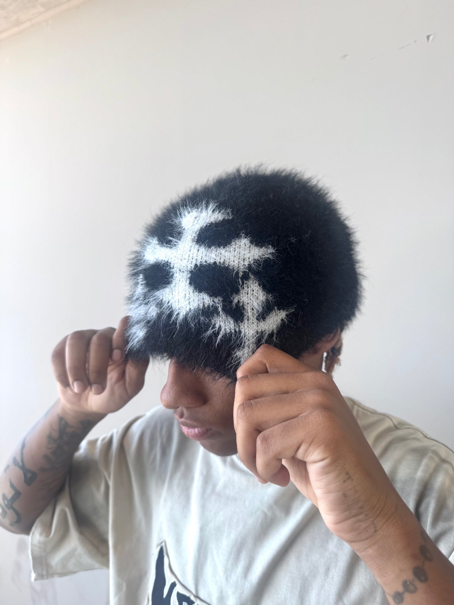 CROSS BEANIE (BLACK)
